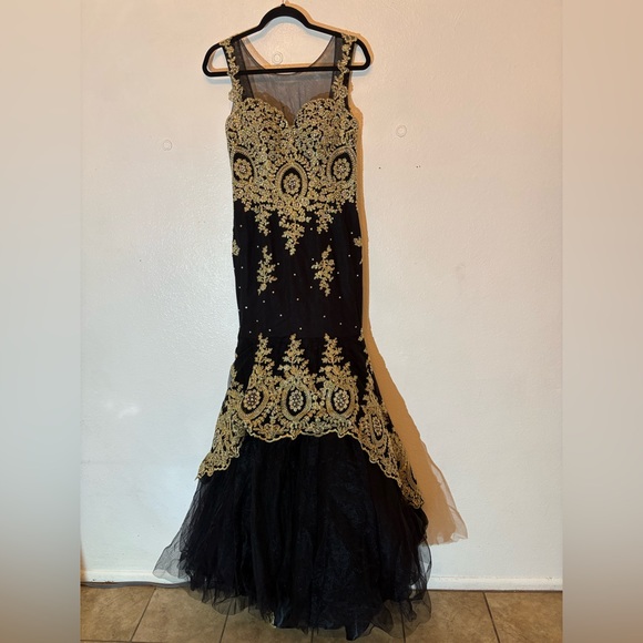 Abby Paris Formal Dress By Lucci Lu - Picture 4 of 15